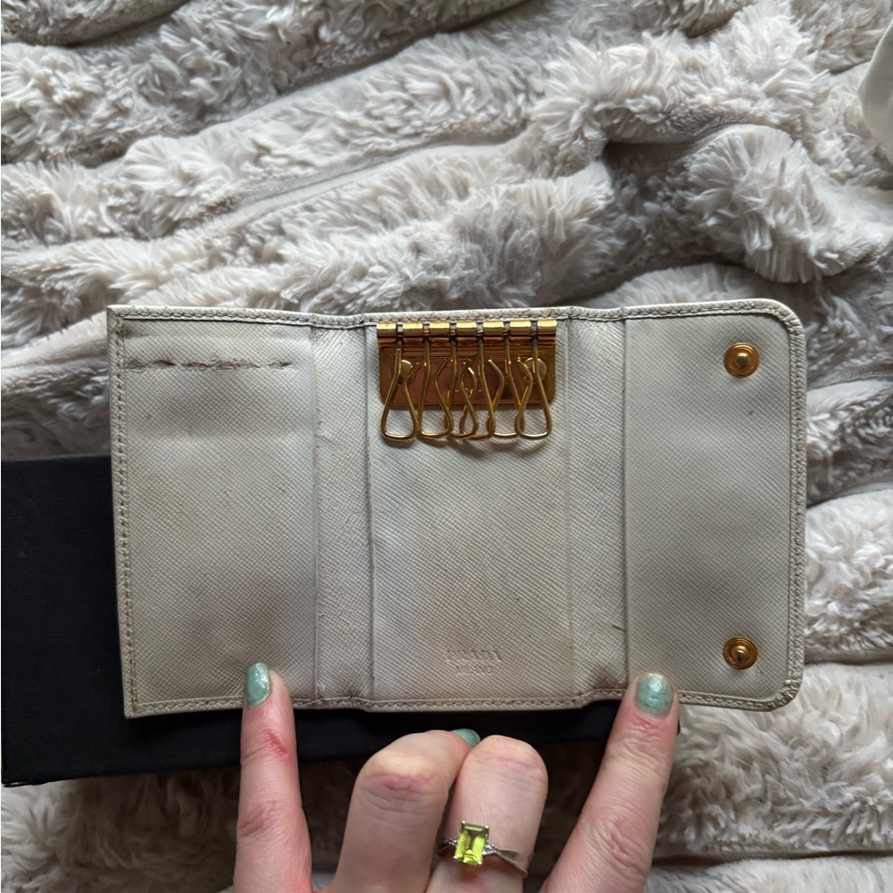 Prada Cream Wallet with Gold Logo - Picture 6 of 10